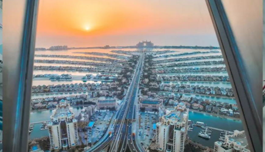 The View At The Palm Entry Pass